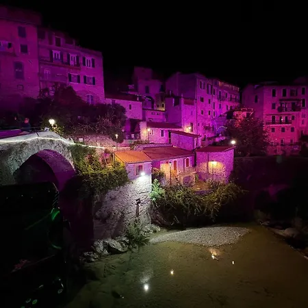 Casa A Cola Rocchetta Nervina