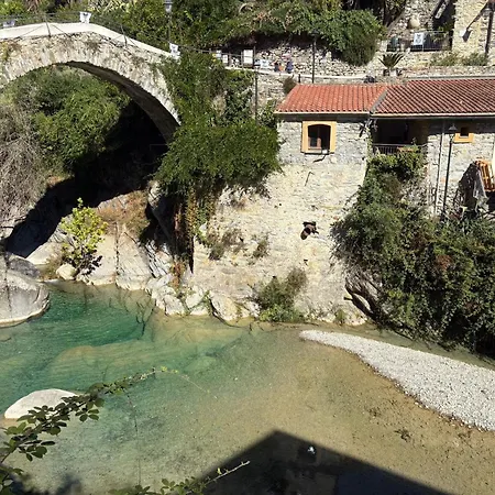Casa A Cola Rocchetta Nervina